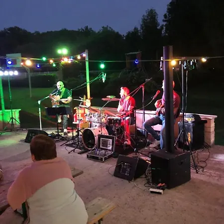 Le Douzou 营地 Bouzic