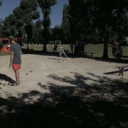 营地 Le Douzou Bouzic