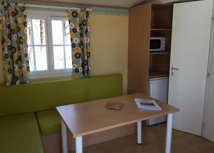 Le Douzou Кемпинг