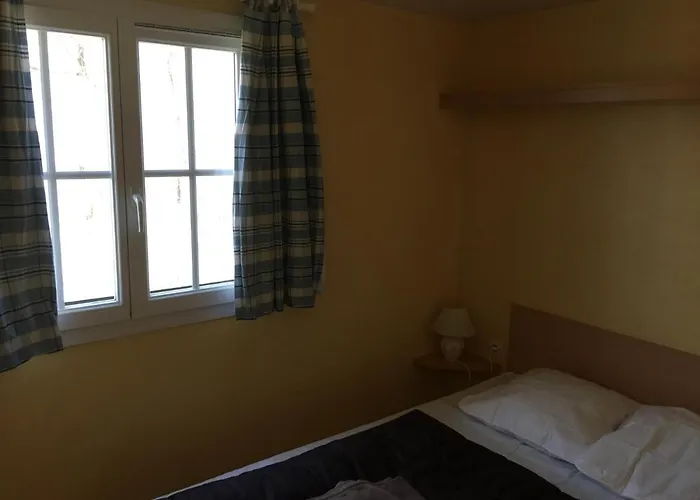 Le Douzou Кемпинг Bouzic