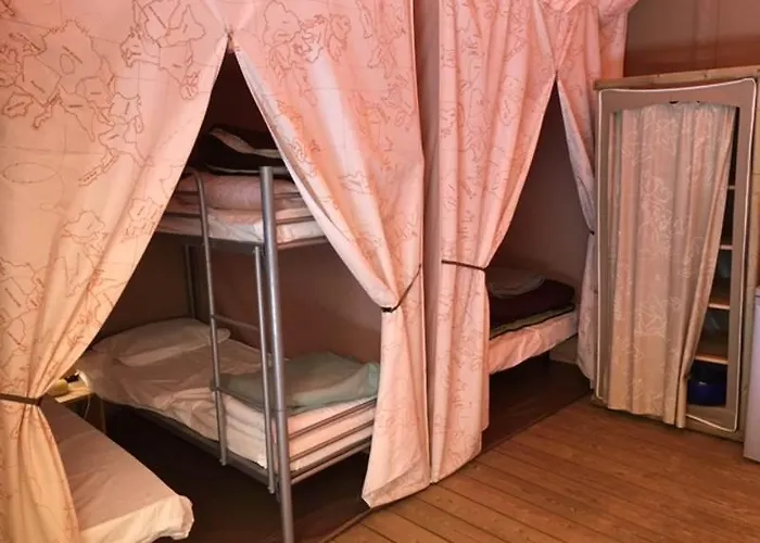 Le Douzou Кемпинг *