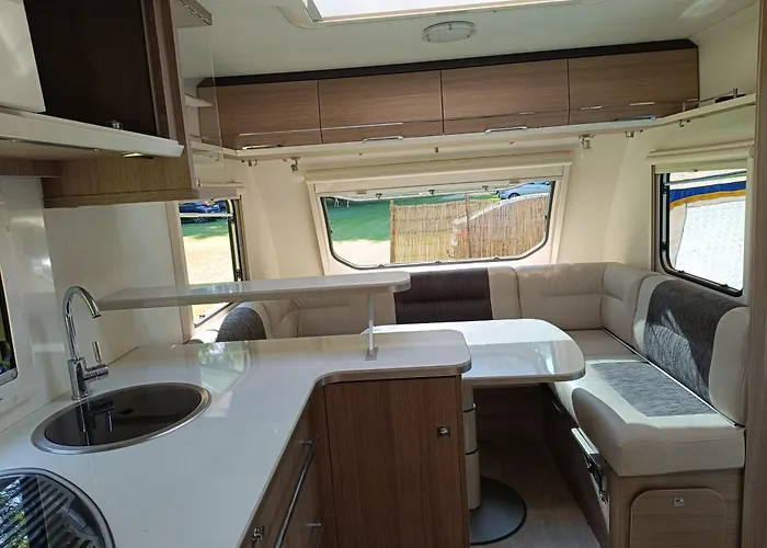 Le Douzou Кемпинг *